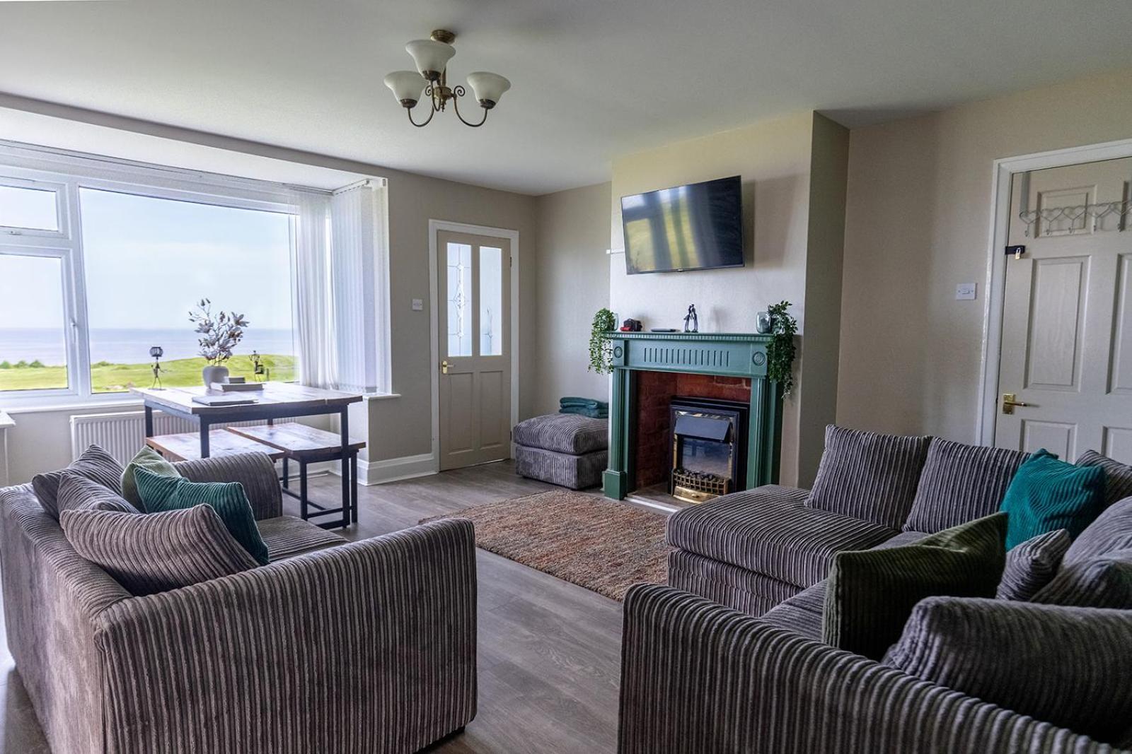 Beachfront Apartment - Ground Floor Apartment With Sea Views, Next To The Beach, Bridlington, North Yorkshire Bessingby Extérieur photo