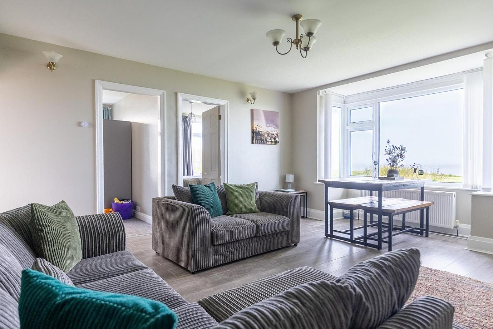 Beachfront Apartment - Ground Floor Apartment With Sea Views, Next To The Beach, Bridlington, North Yorkshire Bessingby Extérieur photo